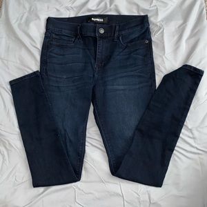 Express dark wash women’s skinny jeans